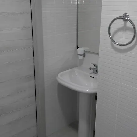Plaza Ifach Oda ve Kahvaltı 3*